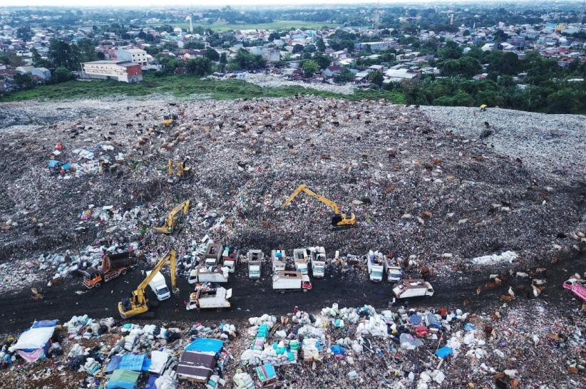 Penampakan TPA Antang Kelebihan Kapasitas, Tumpukan Sampah Bak Gunung - Bagian 1