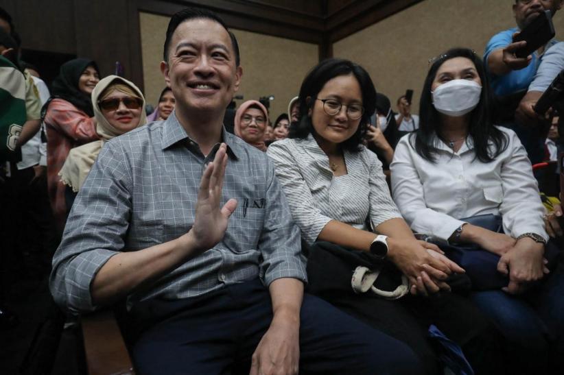 Senyum Tom Lembong Dituntut 7 Tahun Penjara dalam Kasus Impor Gula - Bagian 3