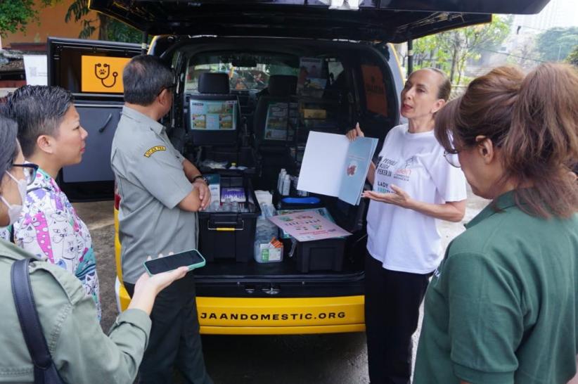 Klinik Hewan Keliling Pertama untuk Kuda Delman di Jakarta - Bagian 2