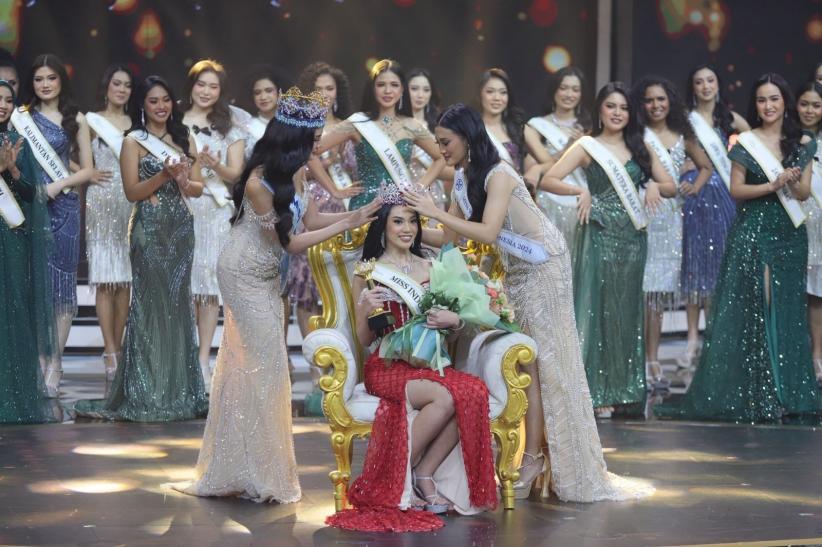 Momen Audrey Bianca Callista Pakai Mahkota Miss Indonesia 2025 - Bagian 3