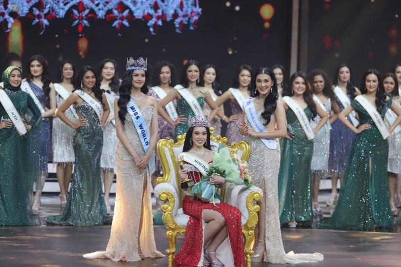 Momen Audrey Bianca Callista Pakai Mahkota Miss Indonesia 2025 - Bagian 4