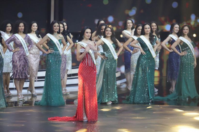 Momen Audrey Bianca Callista Pakai Mahkota Miss Indonesia 2025 - Bagian 5
