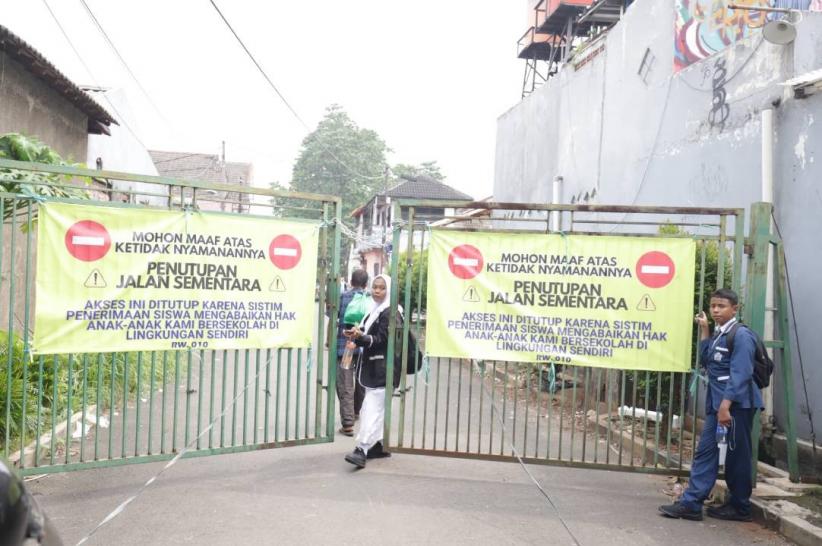 Akses ke SMAN 3 dan SMAN 6 Tangsel Ditutup Warga, Siswa Tetap Ikuti MPLS - Bagian 4