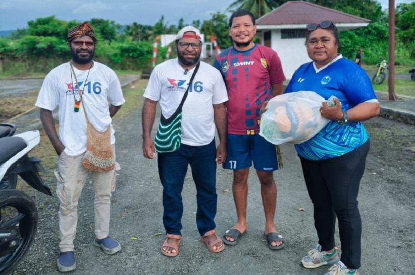 Peduli Generasi Muda, Partai Perindo Papua Tengah Salurkan Bantuan Olahraga di Nabire Timur