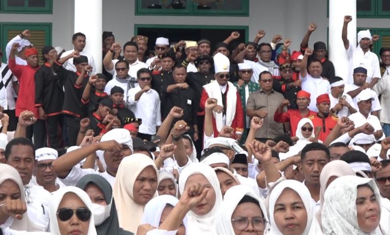 title Presidium Rakyat Tidore Demo Tolak DOB Sofifi di Kadaton Sultan Tidore Presidium Rakyat Tidore Demo Tolak DOB Sofifi di Kadaton Sultan Tidore