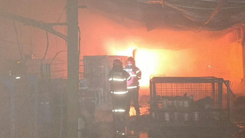 title Kebakaran Pabrik Ritsleting di Bandung, Penyebab Masih Diselidiki Polisi Kebakaran Pabrik Ritsleting di Bandung, Penyebab Masih Diselidiki Polisi