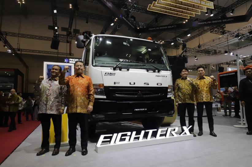 Momen 55 Tahun, Mitsubishi Fuso Hadirkan Truk Mobile Charger eCanter  - Bagian 2