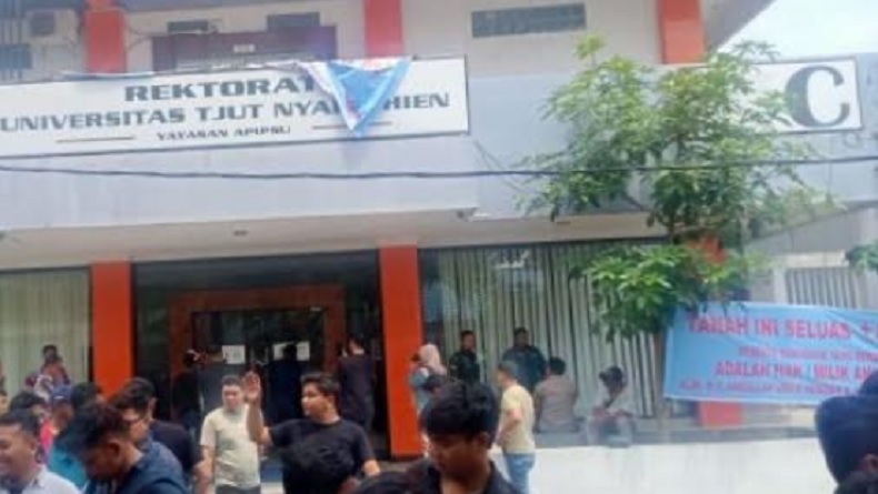 title Gedung Rektorat Universitas Tjut Nyak Dhien Medan Disegel Ahli Waris Gedung Rektorat Universitas Tjut Nyak Dhien Medan Disegel Ahli Waris