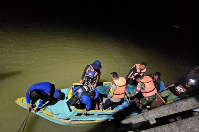 title ABK Korban Kapal Tabrakan di Jambi Ditemukan Tewas, Mengapung 11 Km dari Titik Kejadian ABK Korban Kapal Tabrakan di Jambi Ditemukan Tewas, Mengapung 11 Km dari Titik Kejadian