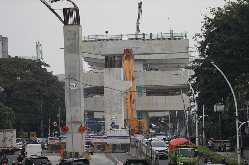 Penampakan Proyek LRT Jakarta Fase 1B di Pasar Pramuka Capai 57,75 Persen - Bagian 2