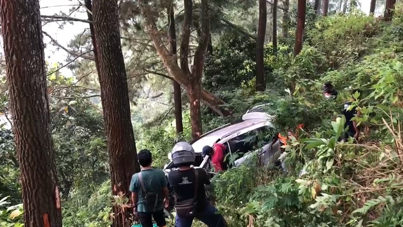 Identitas Korban Tewas dan Luka Avanza Terjun ke Jurang di Mojokerto, Rombongan asal Surabaya
