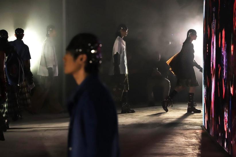 Koleksi Fashion LAKON Indonesia Kolaborasi dengan Desainer Prancis di JF3 - Bagian 3