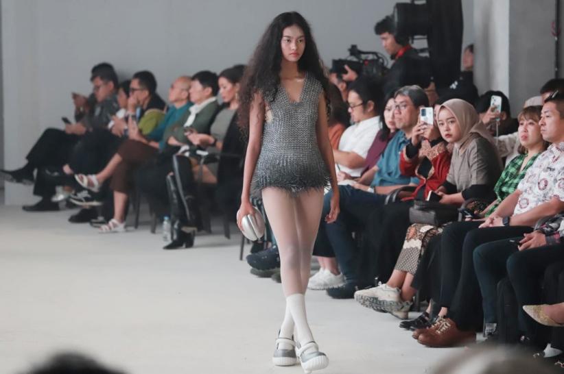 Koleksi Fashion LAKON Indonesia Kolaborasi dengan Desainer Prancis di JF3 - Bagian 2