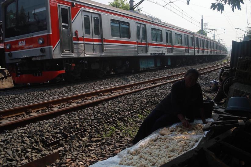 Demi Keamanan Warga, Pemprov DKI Jakarta Akan Pasang Pagar Pembatas di Bantaran Rel - Bagian 2