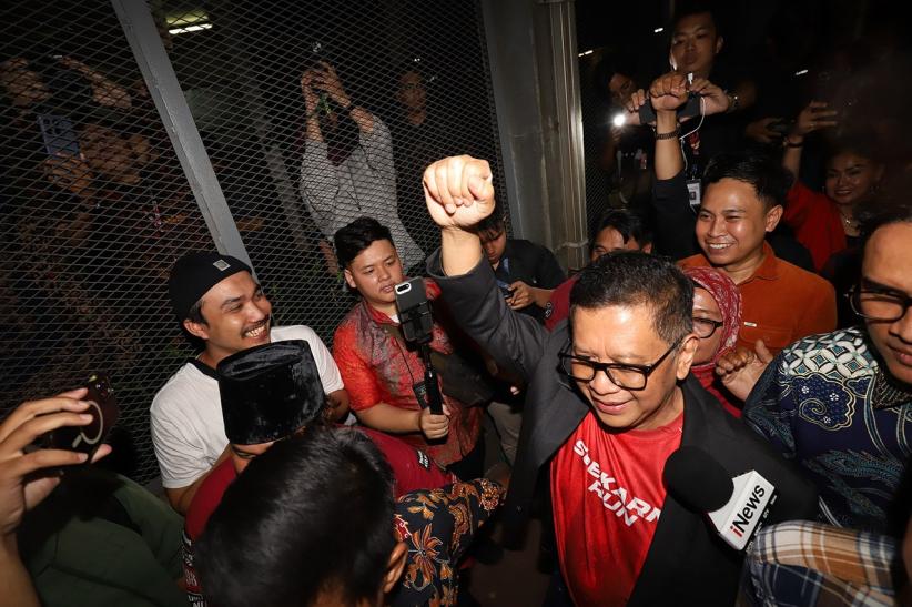 Ekspresi Hasto Kristiyanto Dapat Amnesti dari Presiden Prabowo - Bagian 3