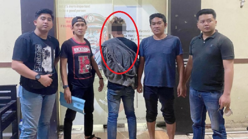 title Perkosa Remaja Perempuan, Pria di Way Kanan Ditangkap saat Sembunyi di Rumah Mantan Istri Perkosa Remaja Perempuan, Pria di Way Kanan Ditangkap saat Sembunyi di Rumah Mantan Istri