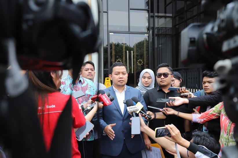 Tim Kuasa Hukum Tom Lembong Adukan Hakim ke MA - Bagian 5