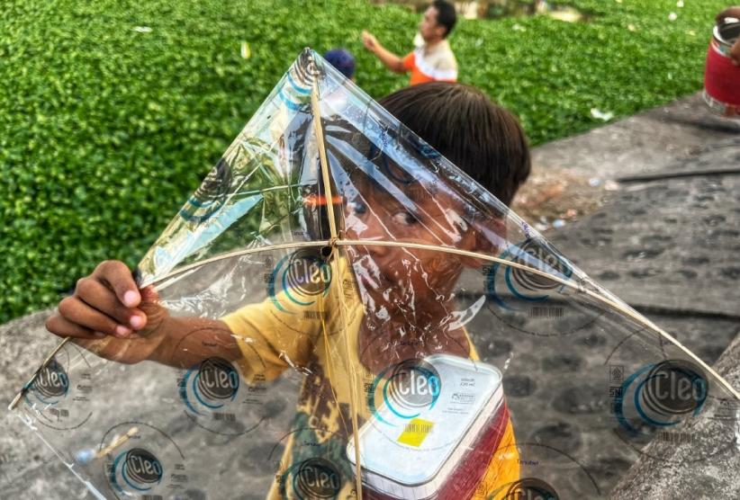 Langit Makassar Dipenuhi Layang-Layang - Bagian 4