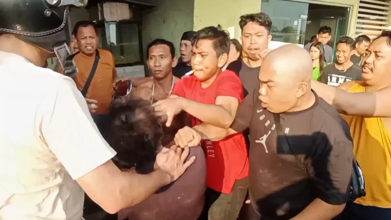 Tertangkap Curi Sekarung Bawang Merah di Pasar, Pria di Gowa Diamuk Warga