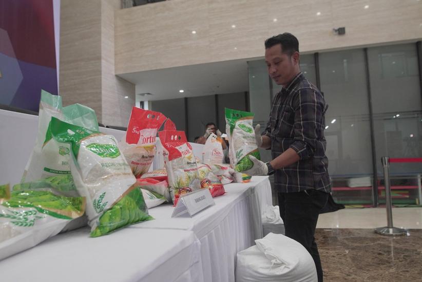 Penampakan Beras Oplosan Disita Bareskrim Polri - Bagian 5