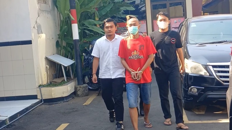 Gelapkan 3 Mobil Rental dan Kendaraan Bantuan Desa, Kades di Pasuruan Ditangkap Polisi