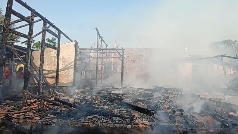 Kebakaran Hebat di Kendal, 2 Rumah Warga Hangus