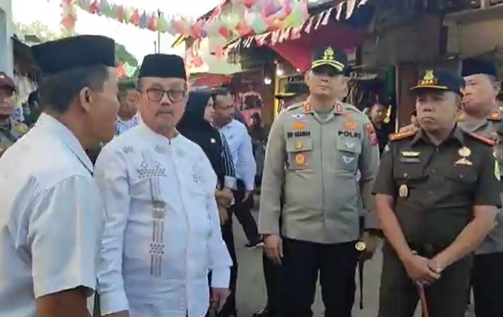 Viral Pemaksaan Peziarah, Bupati Sidak Pengemis di Makam Sunan Gunung Jati