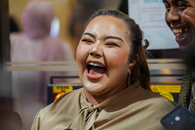 Tawa Lisa Mariana usai Jalani Tes DNA di Bareskrim Polri - Bagian 1