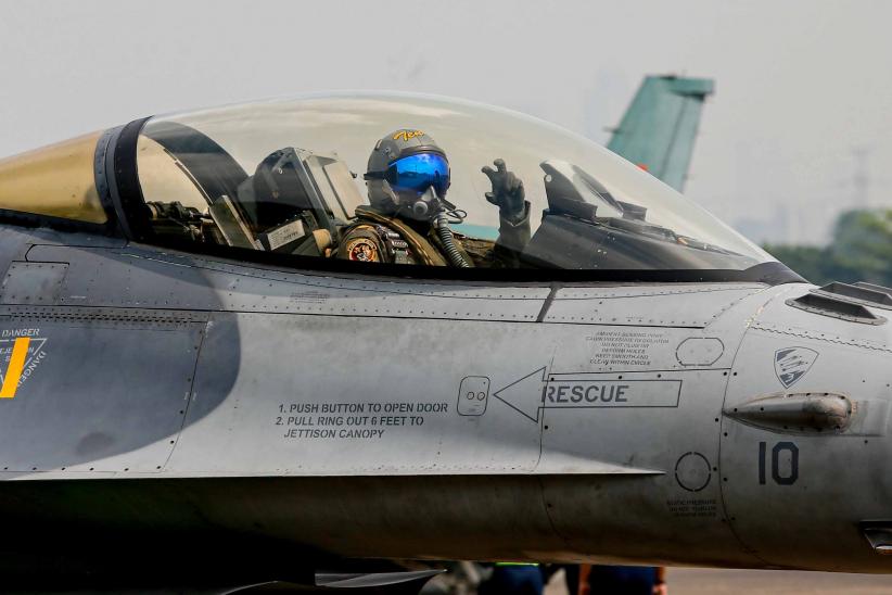 Persiapan Pesawat Tempur F-16 dan T-50i TNI AU Gladi Upacara Kehormatan Militer - Bagian 1
