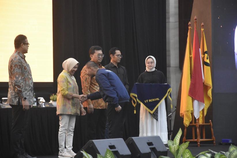 Wisuda UT School: Vokasi, Industri dan Inovasi Pendidikan - Bagian 1