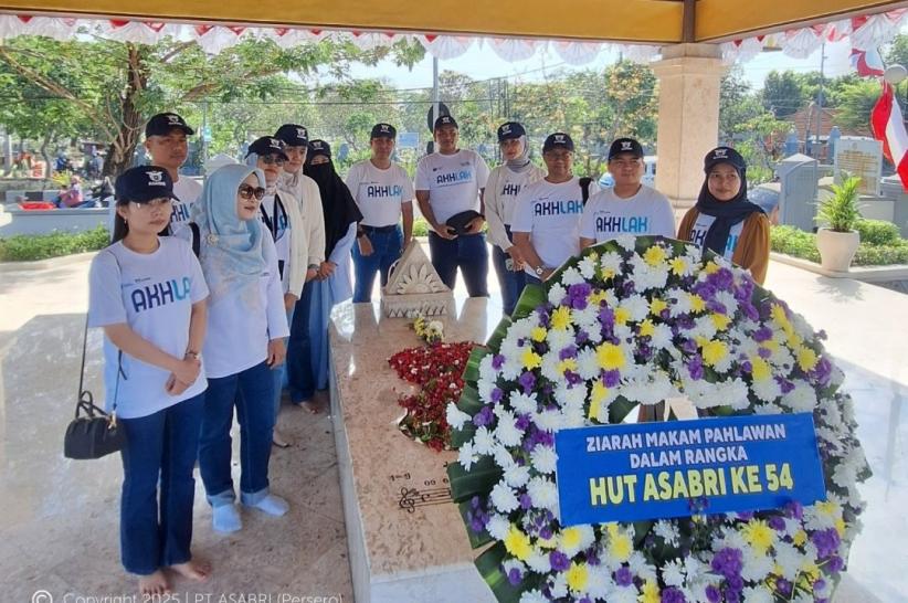 Tabur Bunga di Makam WR Supratman dan Aksi Sosial di Panti Asuhan - Bagian 1