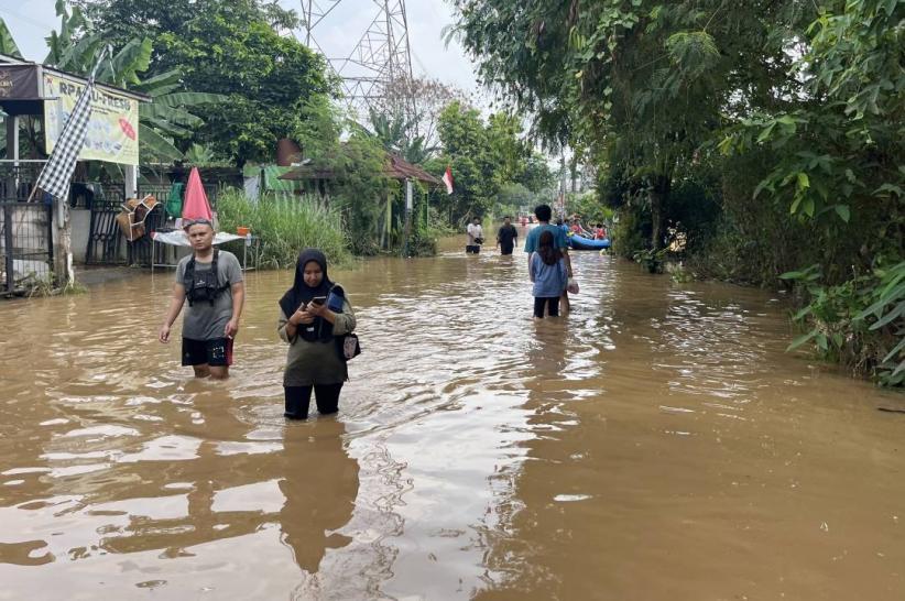 2.000 Warga Villa Pamulang Terdampak Banjir Kiriman dari Bogor  - Bagian 4