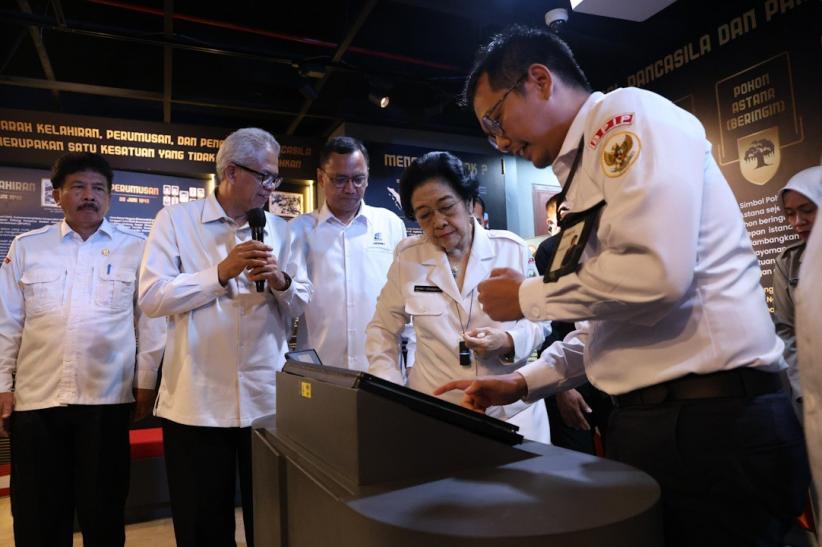 Megawati Soekarnoputri Resmikan Serambi Pancasila dan Luncurkan Naskah Sumber Arsip Dasar Negara Volume I - Bagian 4