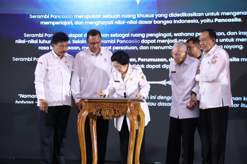 Megawati Soekarnoputri Resmikan Serambi Pancasila dan Luncurkan Naskah Sumber Arsip Dasar Negara Volume I - Bagian 3