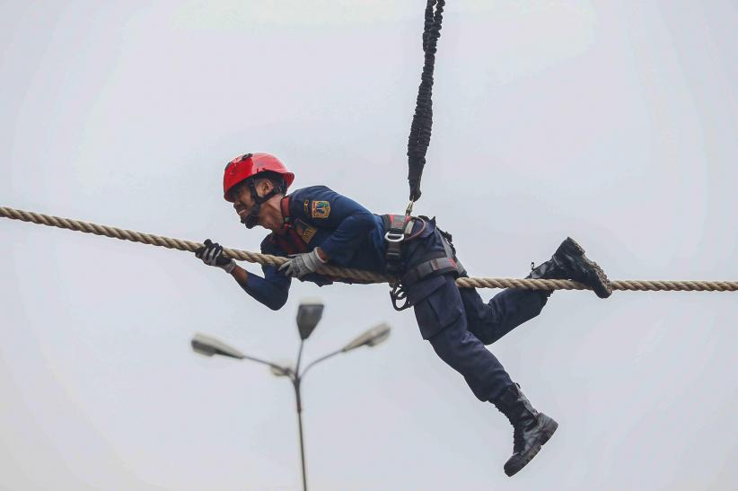Aksi Damkar Adu Ketangkasan di Jakarta Fire Fighter Challenge 2025 - Bagian 1