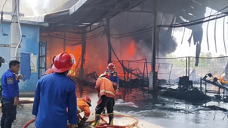 Kebakaran Hebat Pabrik Tikar Plastik di Binjai, Kerugian Miliaran Rupiah