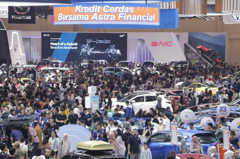 Transaksi Capai Rp2,4 Triliun, Booth Astra Financial di GIIAS 2025 Membeludak - Bagian 2