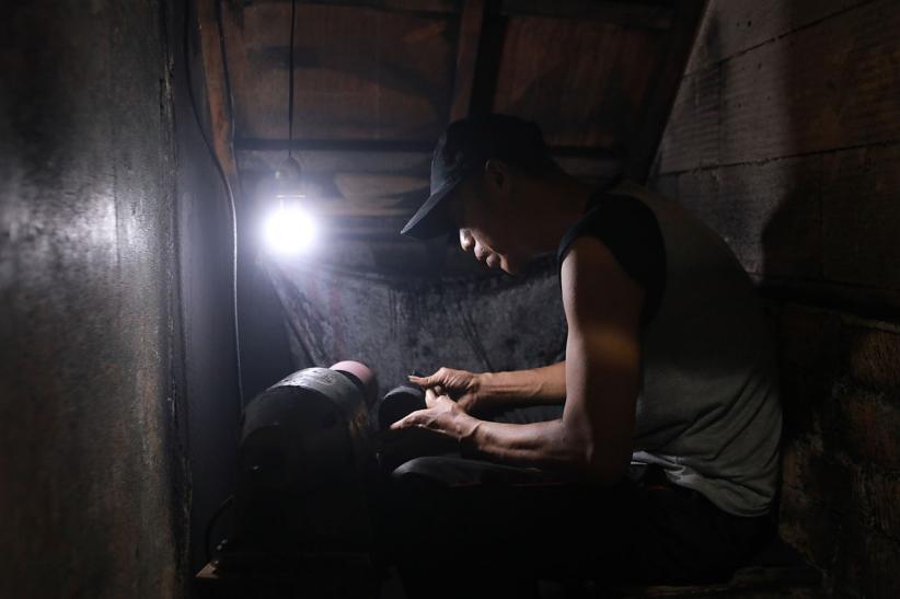 Melihat Proses Pembuatan Sepatu Lokal yang Bertahan 30 Tahun - Bagian 2