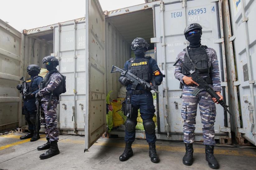 Penyelundupan Pakaian Bekas Senilai Rp1,51 Miliar - Bagian 4