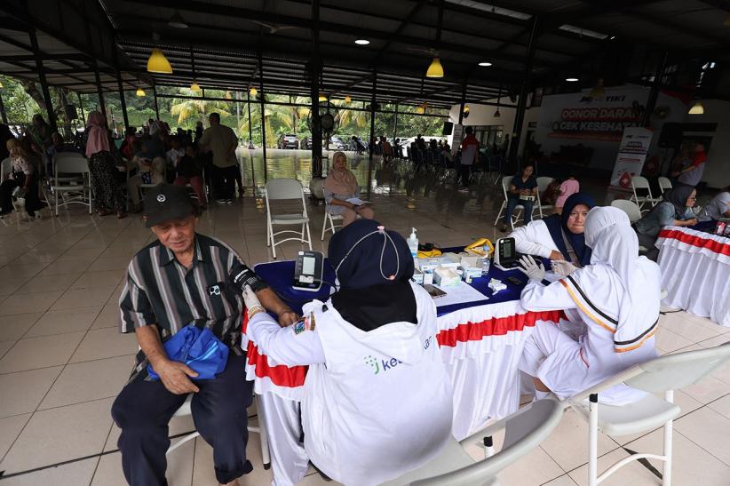 Penyerahan Bantuan Ambulans dan Mobil Jenazah untuk Kemanusiaan - Bagian 4