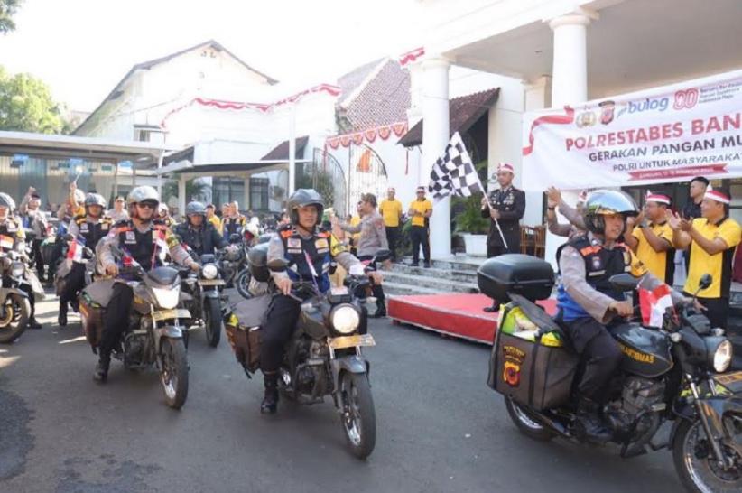 Gerakan Pangan Murah, 149 Bhabinkamtibmas di Bandung Bawa 11 Ton Beras untuk Warga