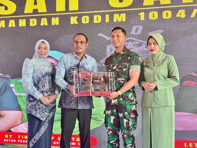 Pemkab Kotabaru Hadiri Pisah Sambut Dandim 1004/Kotabaru, Penuh Haru