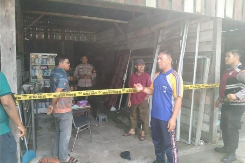 Pariaman Gempar, Mayat Pria Tanpa Identitas Ditemukan di Ruko Kosong