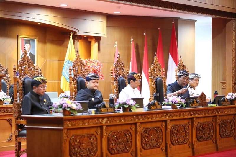 title DPRD Badung Gelar Rapat Paripurna, Sampaikan Penjelasan Bupati Soal Ranperda APBD 2024 DPRD Badung Gelar Rapat Paripurna, Sampaikan Penjelasan Bupati Soal Ranperda APBD 2024