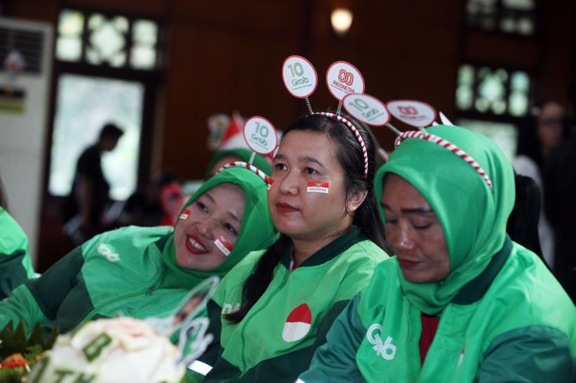 Ribuan Mitra Pengemudi Hias Tumpeng Catat Rekor MURI - Bagian 5