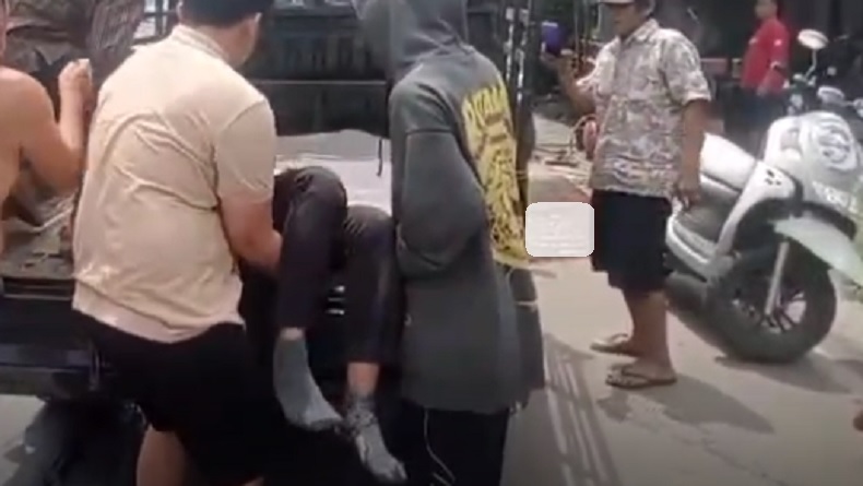 Tabrakan dengan Avanza, Pemotor Kawasaki Ninja di Palembang Tewas Terpental