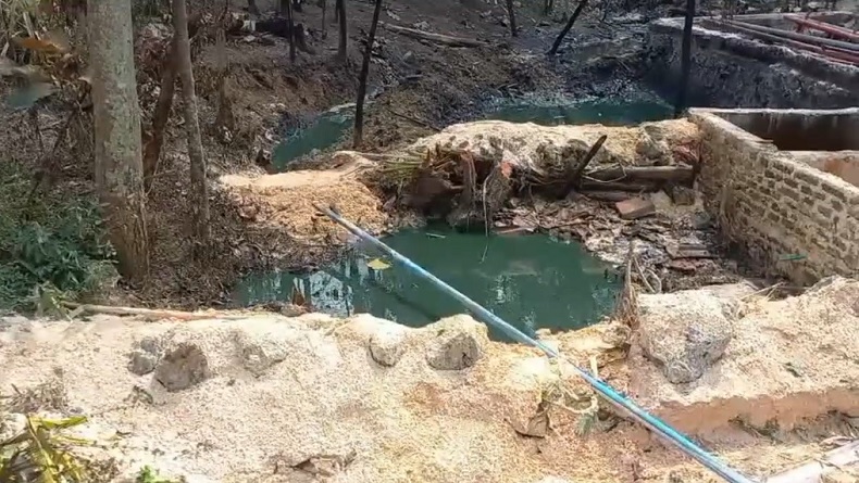 Sumur Minyak Ilegal di Blora Kembali Blowout dan Mengalir ke Permukiman