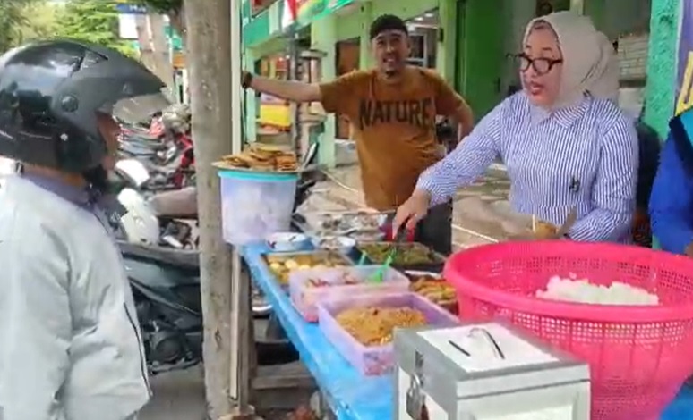 Unik! Warung di Salatiga Tawarkan Makan Sepuasnya Bayar Seikhlasnya