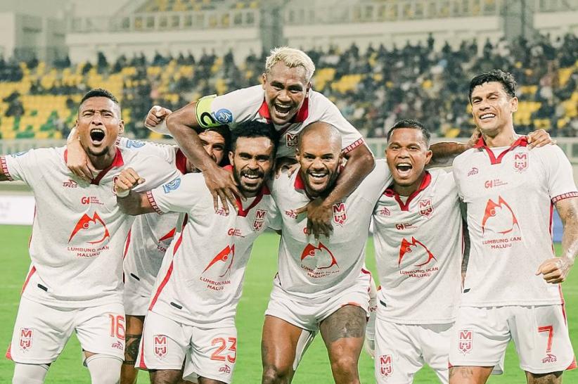 title Malut United Pesta Gol di Kandang Persis Solo, Del Pino Brace Malut United Pesta Gol di Kandang Persis Solo, Del Pino Brace
