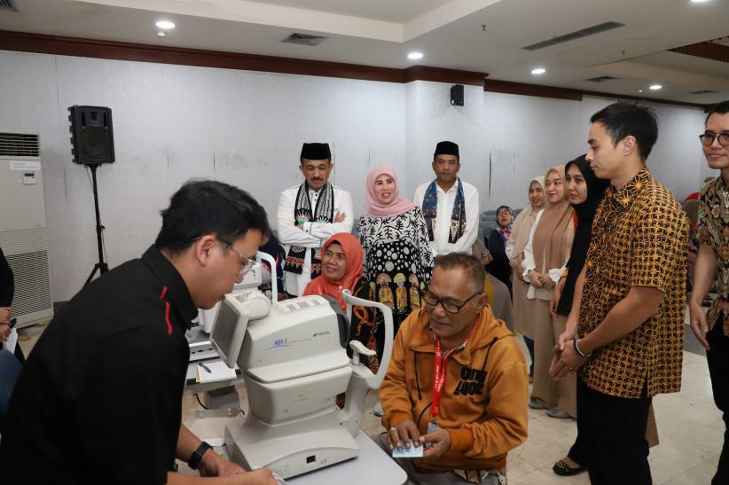 Donasi 1.000 Kacamata untuk Warga Jakarta Selatan - Bagian 1